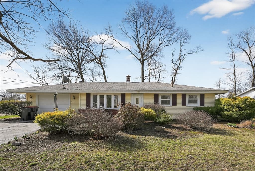 269 Jon Dr, Brockton MA 02302 photo 2