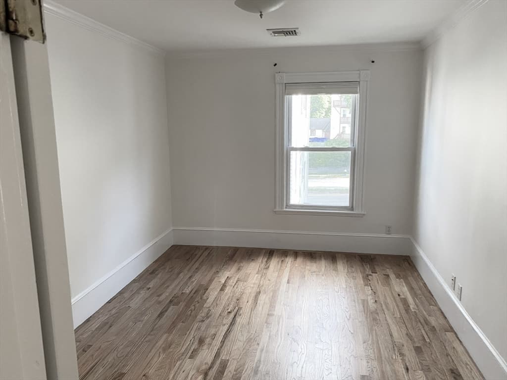 3 Family - 3 Units Up/Down at 8 White Ave, Brookline MA 02467, Brookline, photo 32 of 40