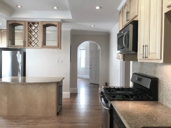 3 Family - 3 Units Up/Down at 8 White Ave, Brookline MA 02467, Brookline, photo 20 of 40