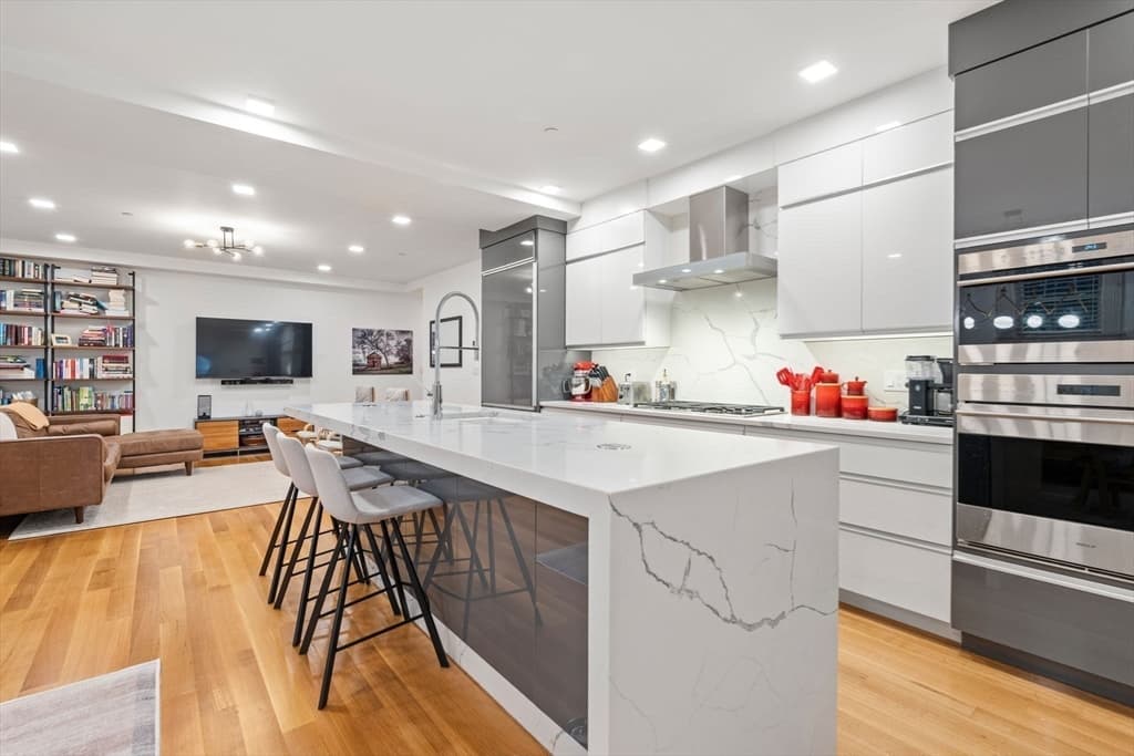 Condominium at 1762 Beacon St # 1, Brookline MA 02445, photo 2 of 17