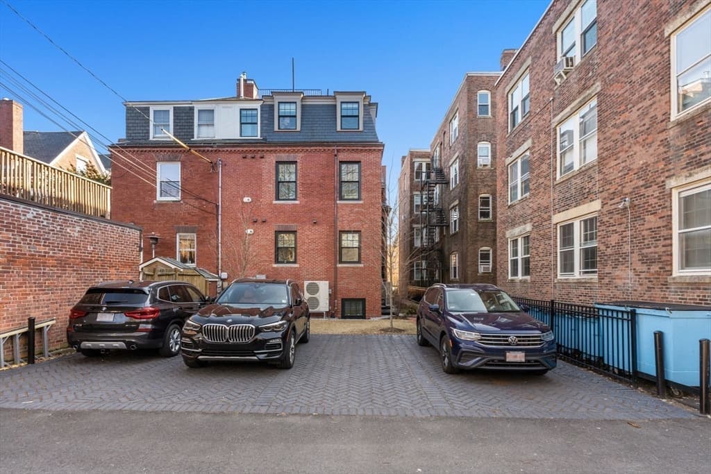 Condominium at 1762 Beacon St # 1, Brookline MA 02445, photo 12 of 17