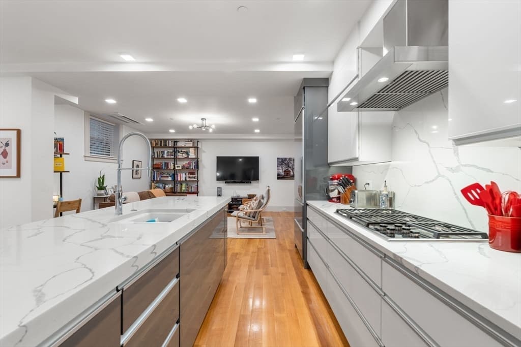 Condominium at 1762 Beacon St # 1, Brookline MA 02445, photo 3 of 17