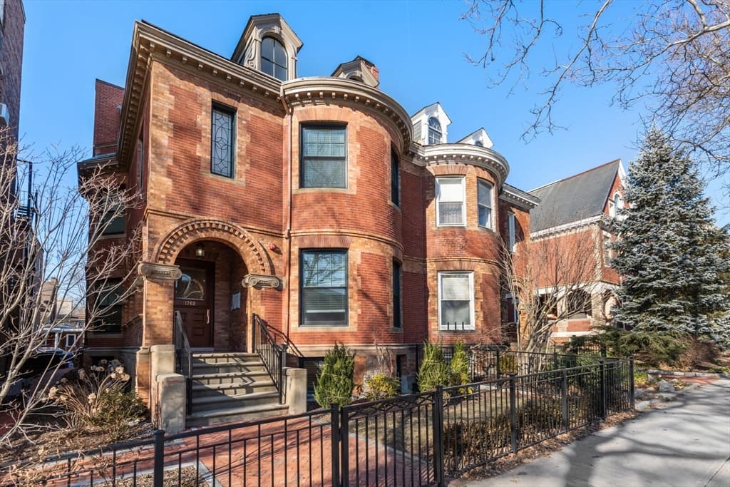 1762 Beacon St # 1, Brookline MA 02445