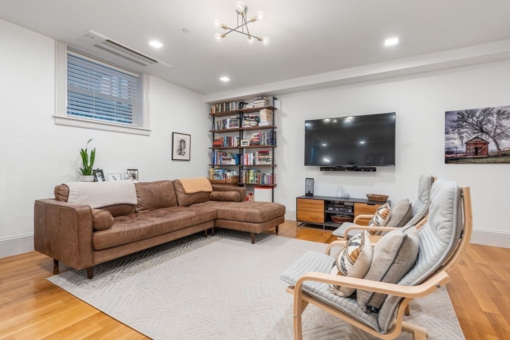 Condominium at 1762 Beacon St # 1, Brookline MA 02445, photo 5 of 17