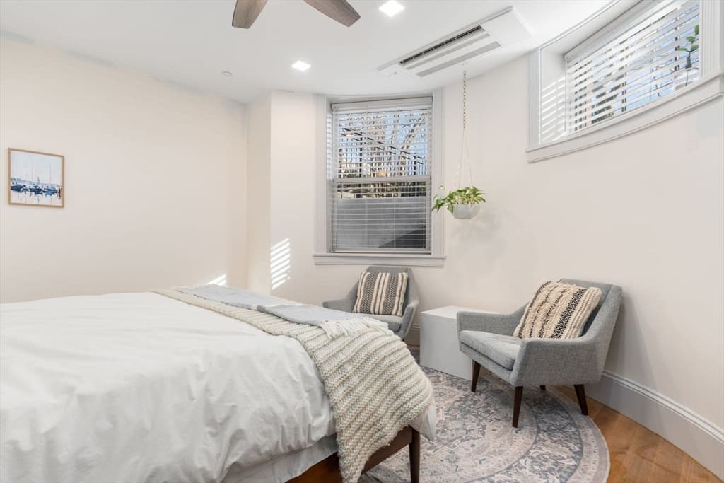 Condominium at 1762 Beacon St # 1, Brookline MA 02445, photo 8 of 17