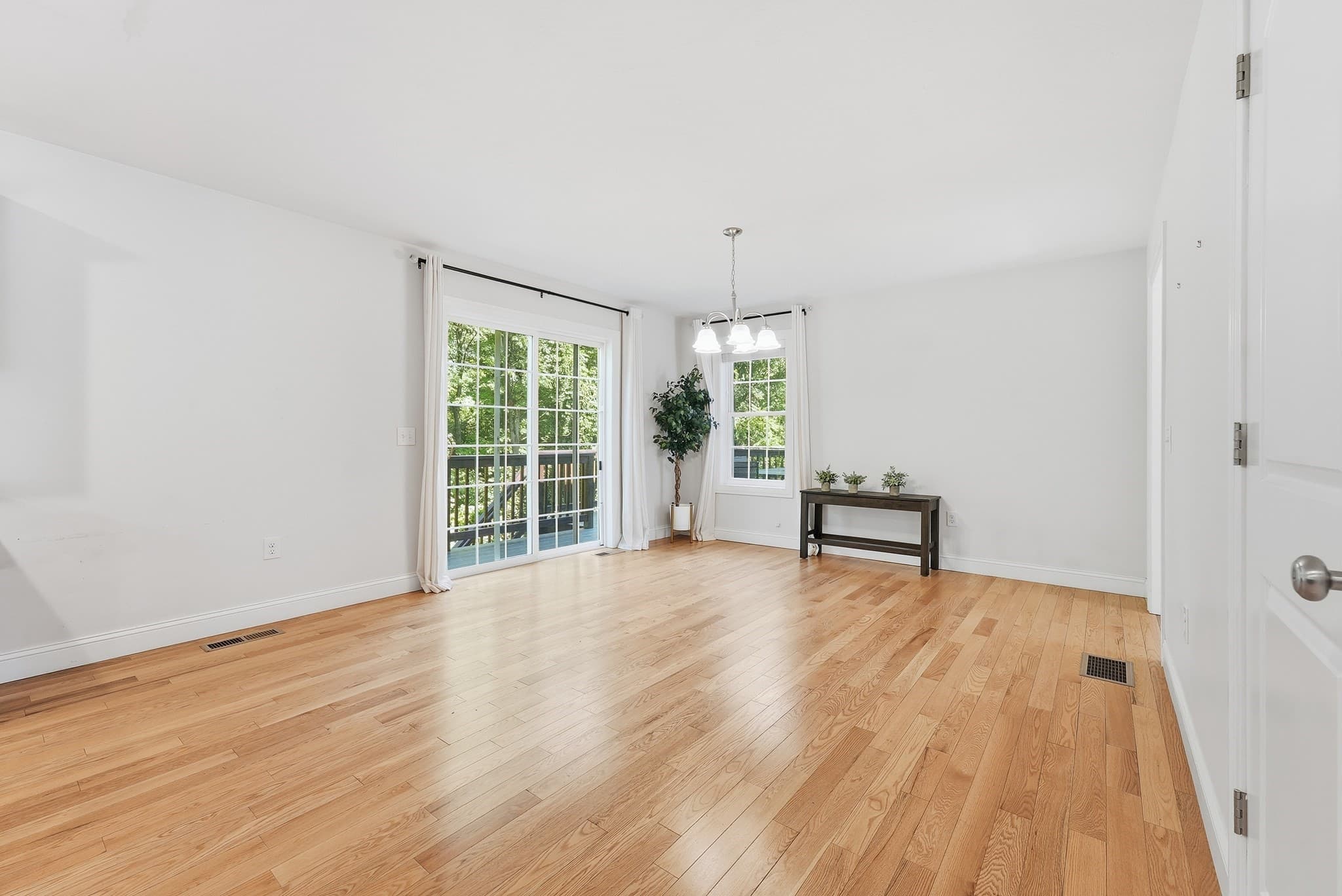 Single Family Residence at 23 Ralph Cir, Chicopee MA 01020, Chicopee, photo 17 of 42