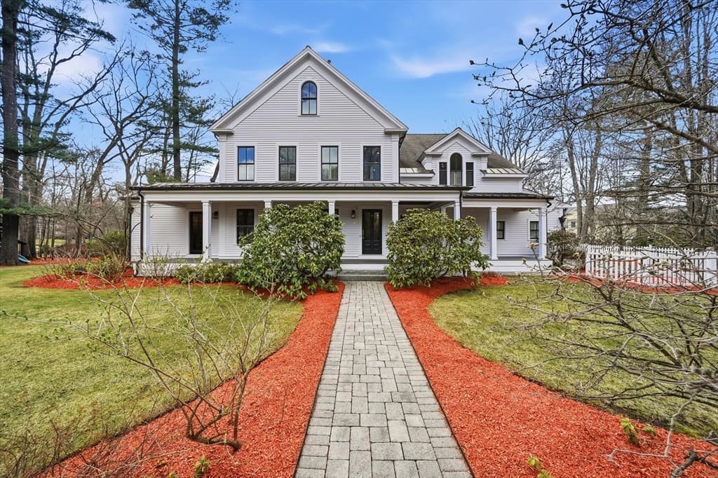 136 Cedar St, Lexington MA 02420