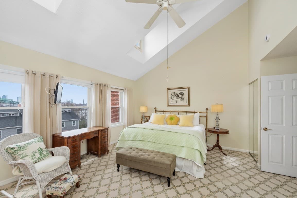 Condominium at 18 Breakwater Drive # 18, Chelsea MA 02150, Chelsea, photo 13 of 42