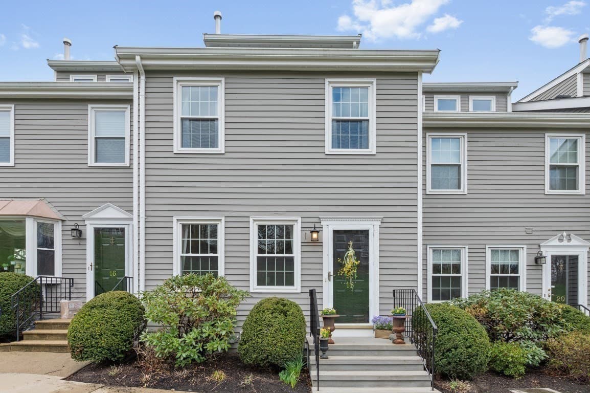 Condominium at 18 Breakwater Drive # 18, Chelsea MA 02150, Chelsea, photo 24 of 42