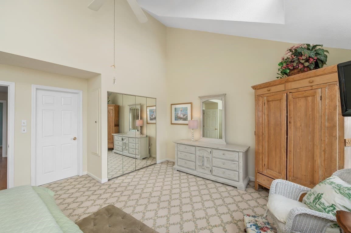 Condominium at 18 Breakwater Drive # 18, Chelsea MA 02150, Chelsea, photo 15 of 42