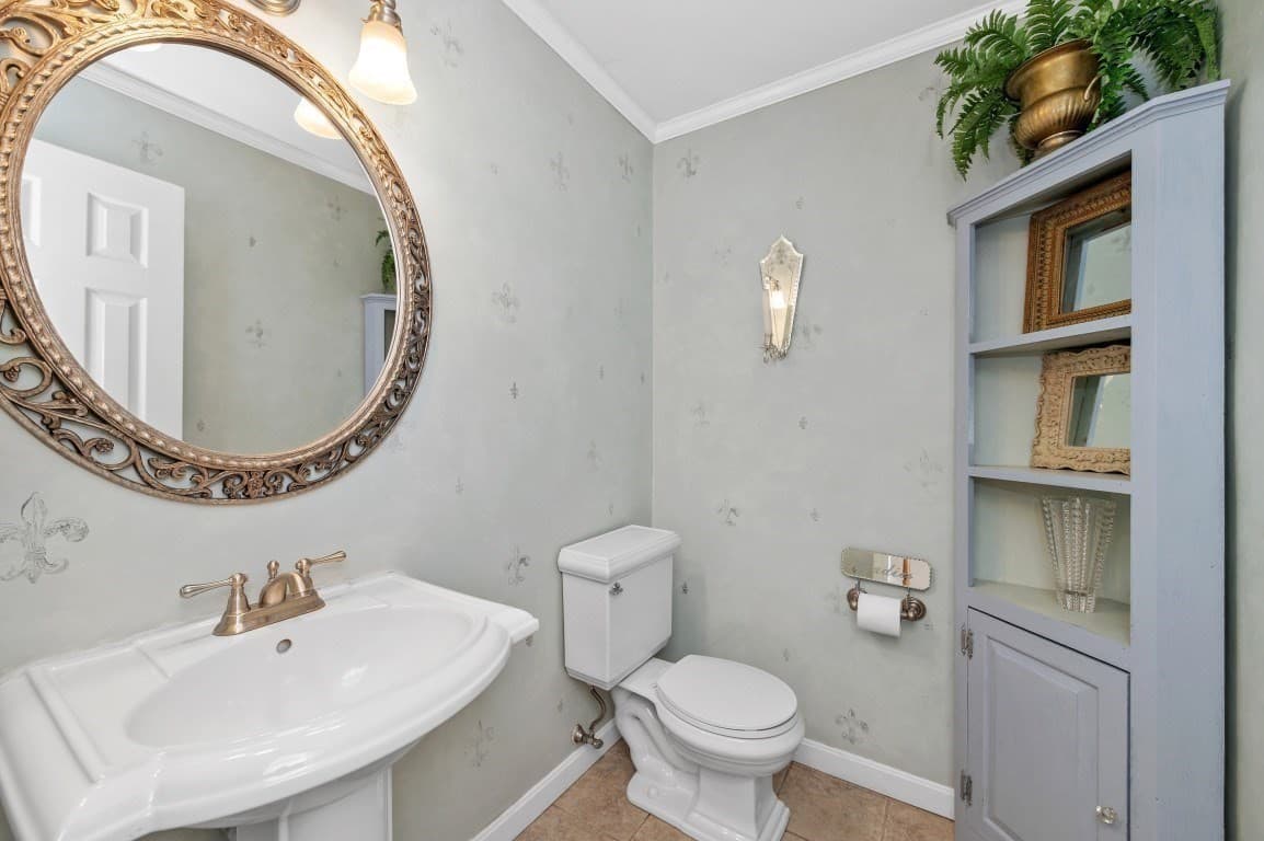 Condominium at 18 Breakwater Drive # 18, Chelsea MA 02150, Chelsea, photo 11 of 42