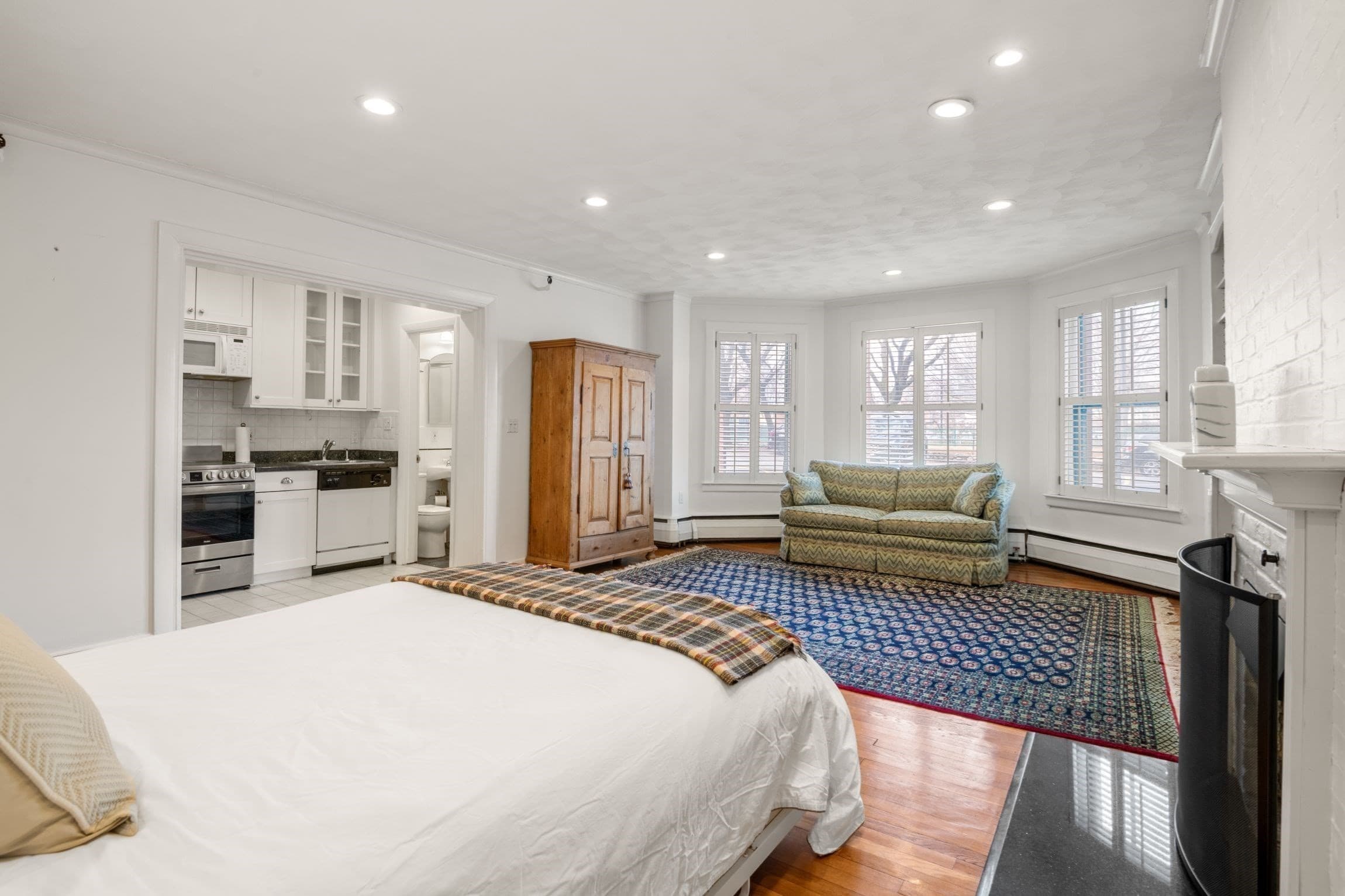 Condominium at 236 Beacon St # 1E, Boston MA 02116, photo 3 of 33