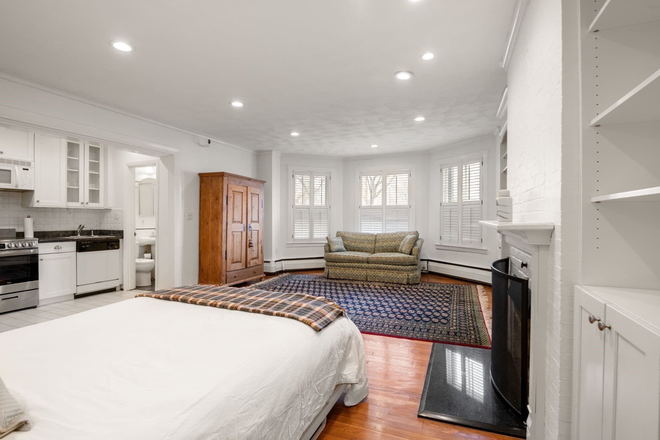 Condominium at 236 Beacon St # 1E, Boston MA 02116, photo 4 of 33