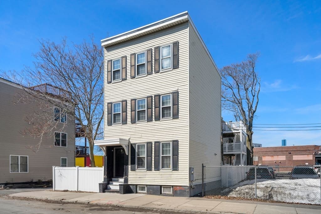 Single Family Residence at 110 D St, Boston MA 02127, Boston, photo 27 of 33