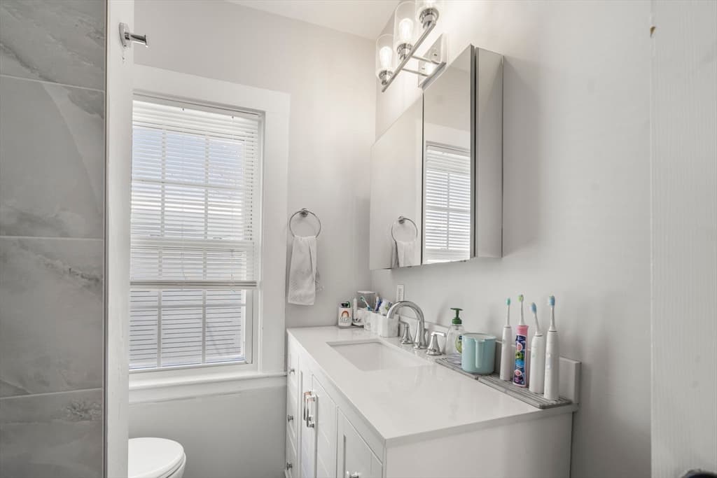 Single Family Residence at 110 D St, Boston MA 02127, Boston, photo 17 of 33