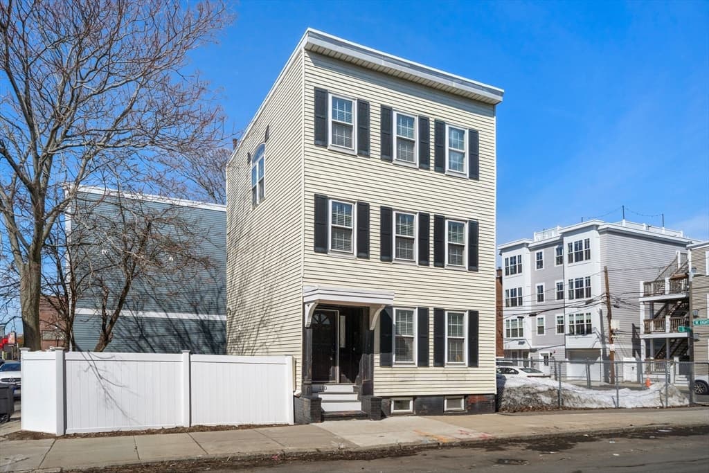 Single Family Residence at 110 D St, Boston MA 02127, Boston, photo 28 of 33