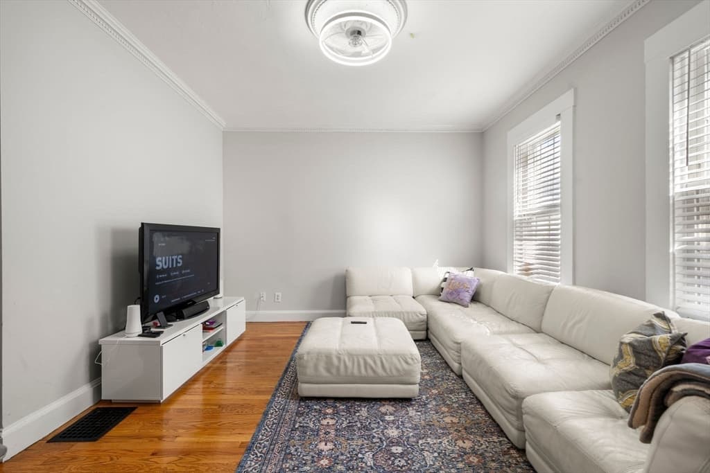 Single Family Residence at 110 D St, Boston MA 02127, Boston, photo 8 of 33