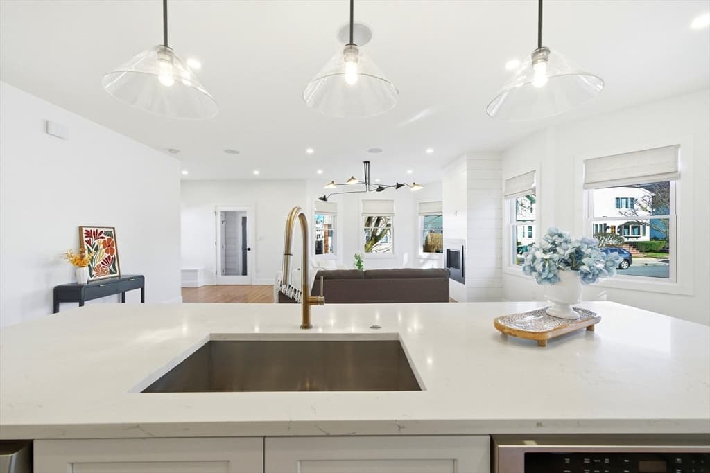 Condominium at 28 Cherry St # 28, Medford MA 02155, photo 6 of 29