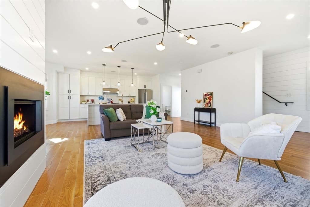 Condominium at 28 Cherry St # 28, Medford MA 02155, photo 3 of 29