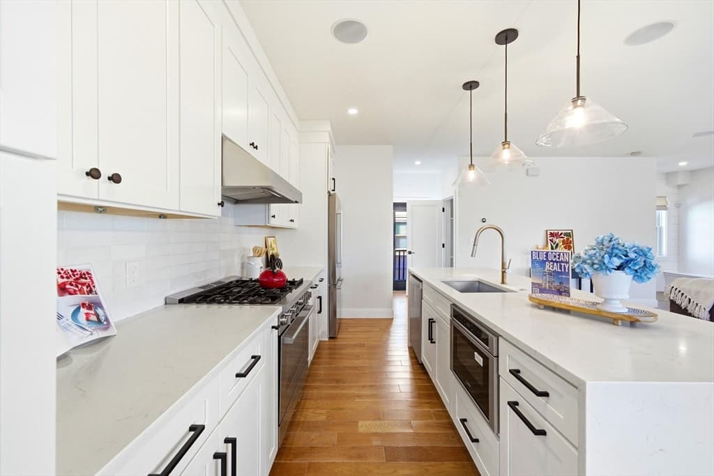 Condominium at 28 Cherry St # 28, Medford MA 02155, photo 5 of 29