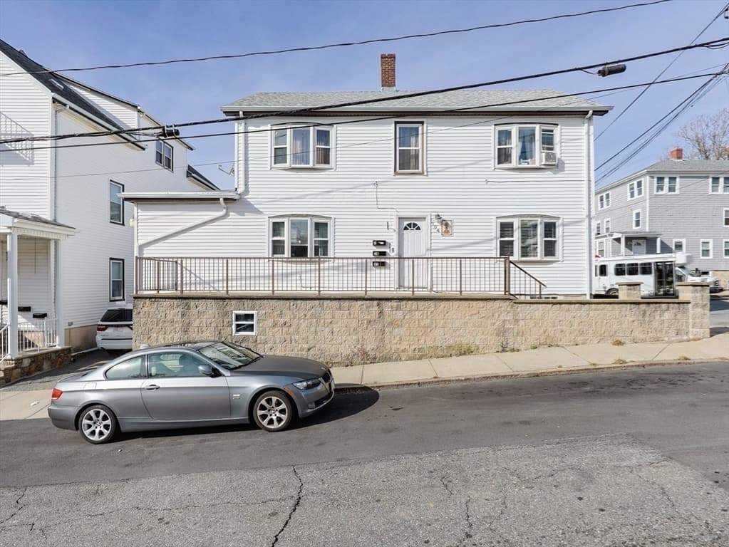 3 Family - 3 Units Up/Down at 104 Oak St, Fall River MA 02720, photo 31 of 33