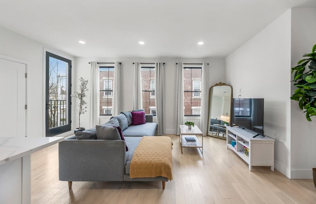 Condominium at 839 Saratoga St # 3, Boston MA 02128, photo 2 of 15