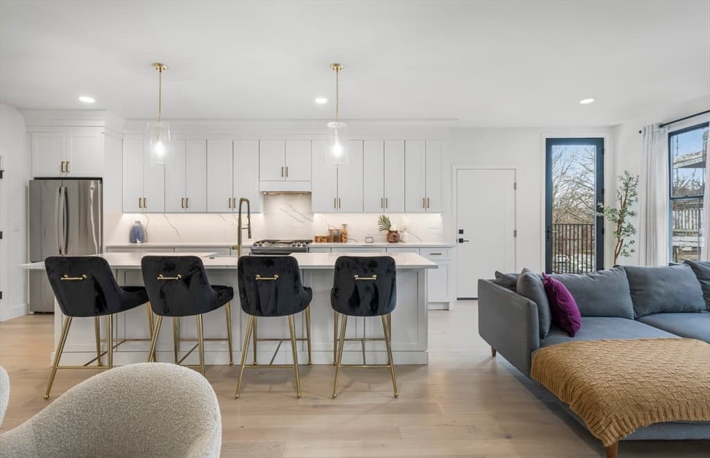 Condominium at 839 Saratoga St # 3, Boston MA 02128, photo 5 of 15