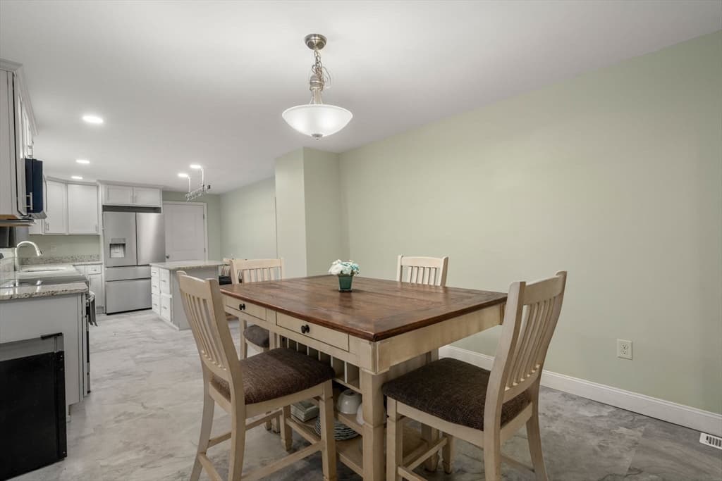61 E Brimfield Rd, Holland MA 01521 photo 6
