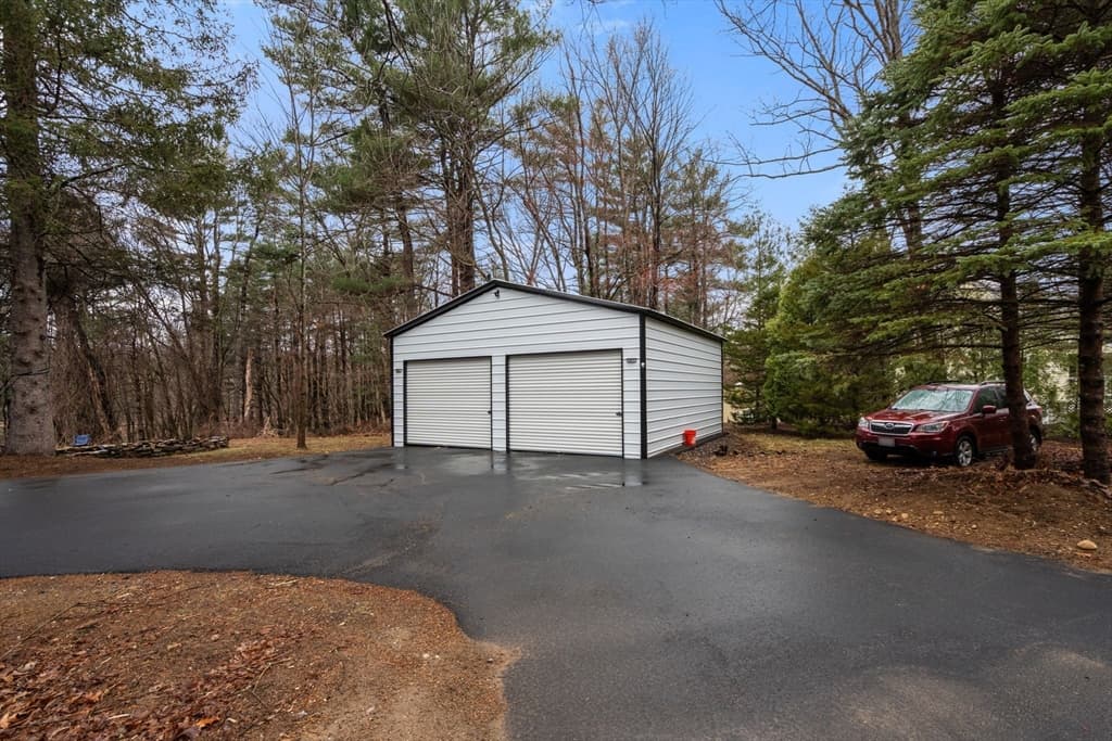 61 E Brimfield Rd, Holland MA 01521 photo 29