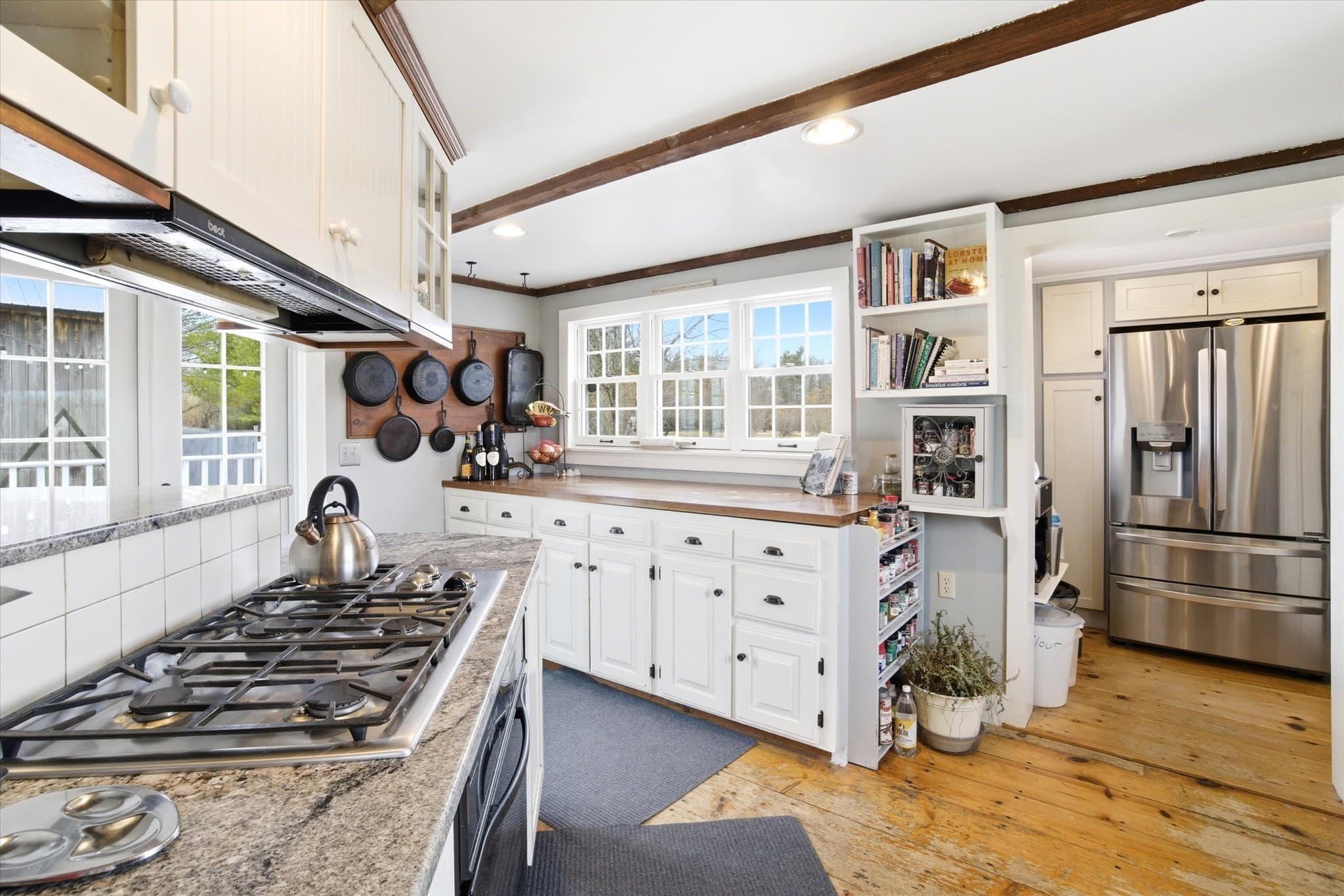 Single Family Residence at 235 Windsor Rd, Hillsborough NH 03244, Hillsborough, photo 10 of 42