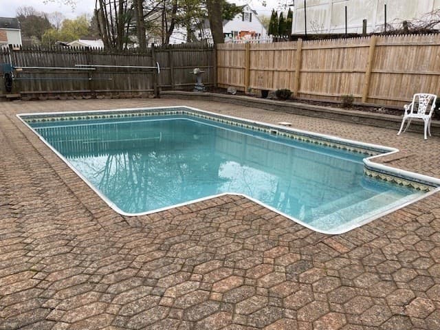 Single Family Residence at 113 Temple Rd, Waltham MA 02452, photo 6 of 35