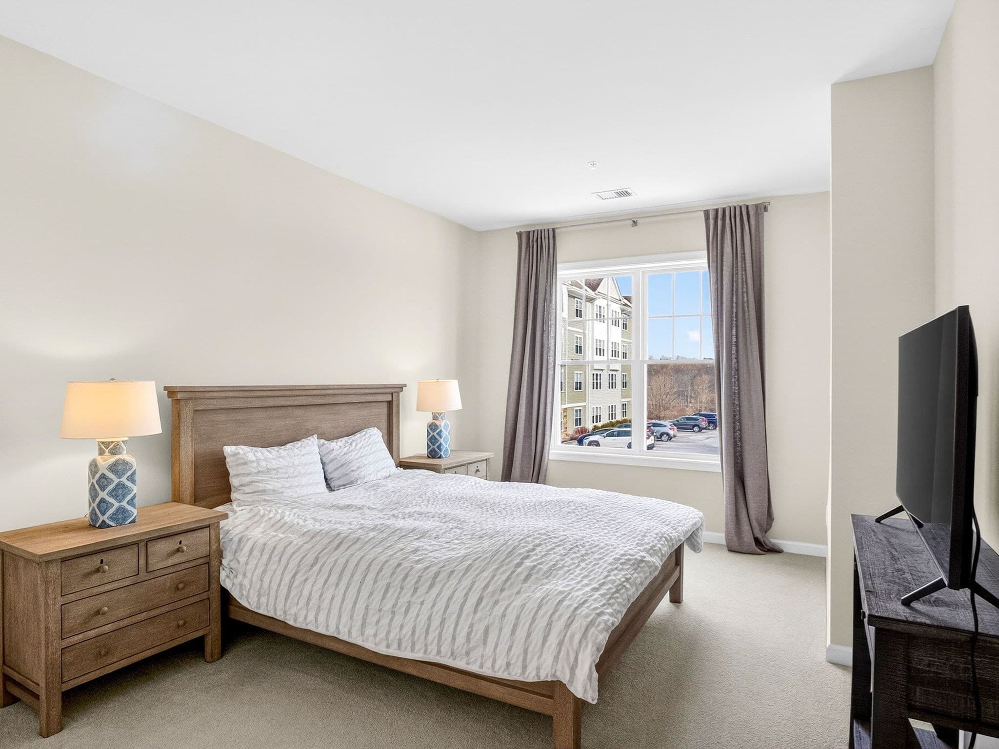 Condominium at 4 Peters Farm Way # 206, Westborough MA 01581, photo 14 of 37