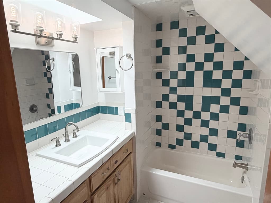 Single Family Residence at 216 Crest Ave, Revere MA 02151, photo 9 of 24