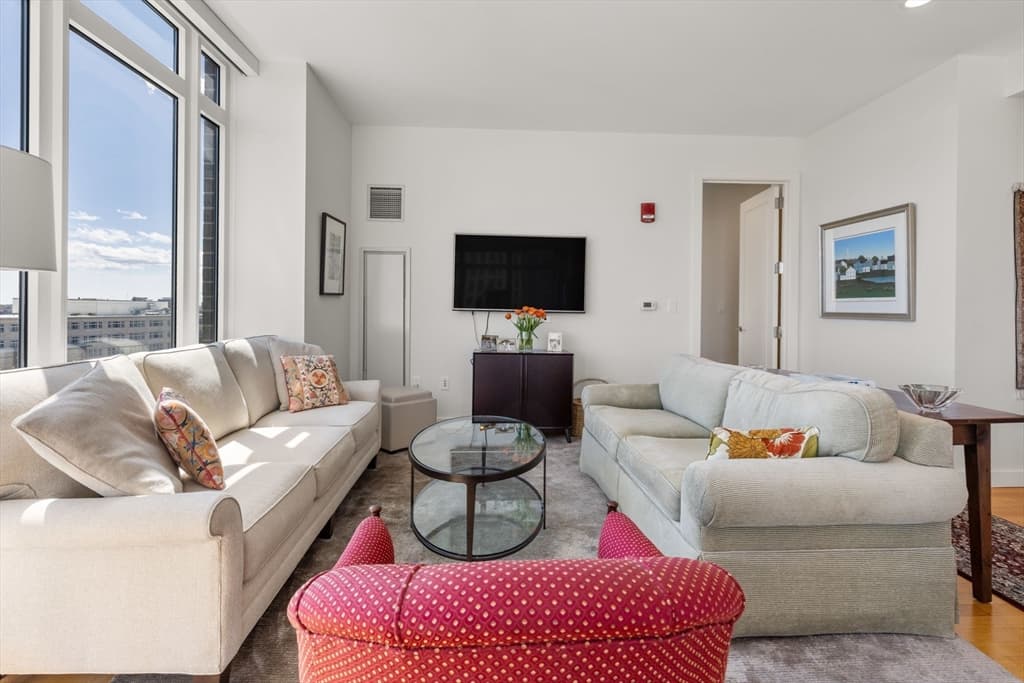 Condominium at 400 Stuart # 18C, Boston MA 02116, photo 7 of 24