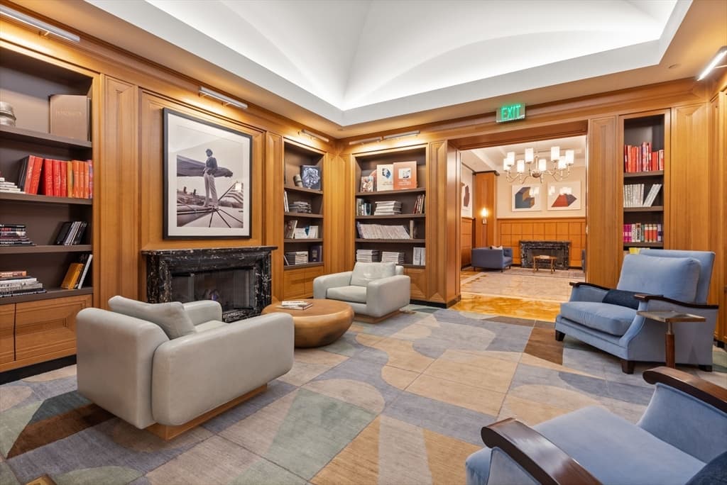 Condominium at 400 Stuart # 18C, Boston MA 02116, photo 4 of 24