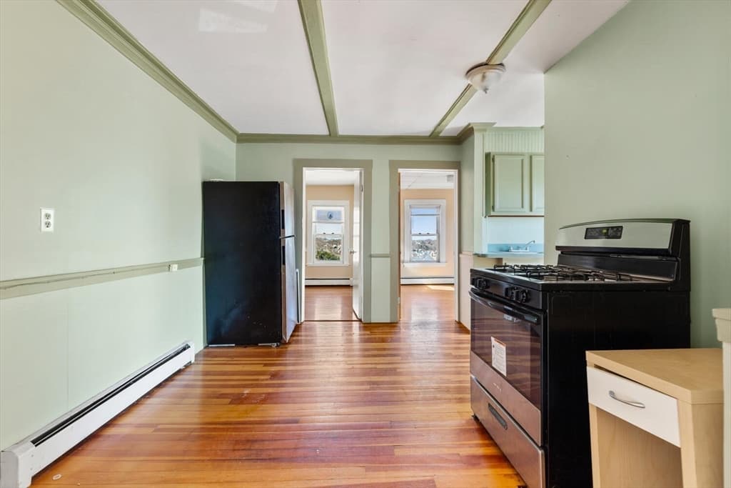 5+ Family - 5+ Units Up/Down at 23 Mount Vernon St, Gloucester MA 01930, Gloucester, photo 17 of 42