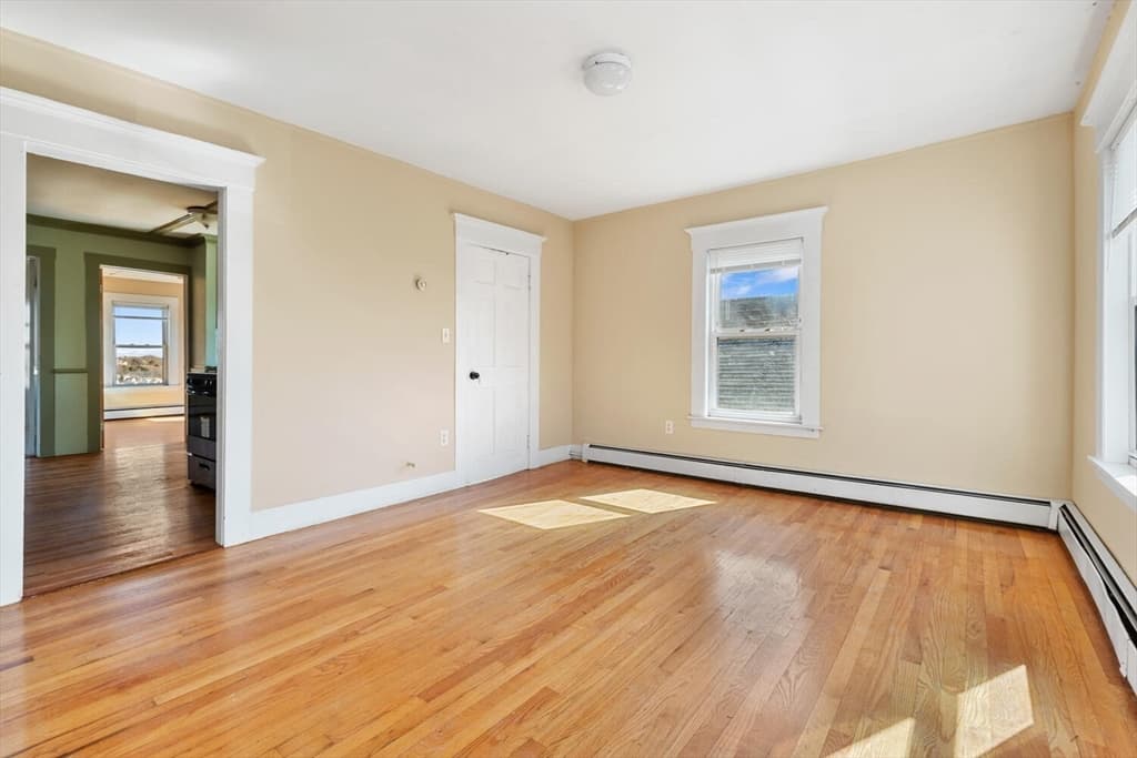 5+ Family - 5+ Units Up/Down at 23 Mount Vernon St, Gloucester MA 01930, Gloucester, photo 12 of 42