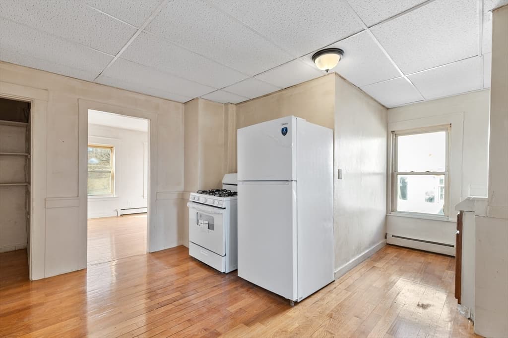 5+ Family - 5+ Units Up/Down at 23 Mount Vernon St, Gloucester MA 01930, Gloucester, photo 24 of 42