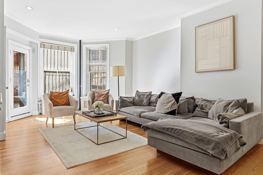 Condominium at 234 Marlborough St # 1, Boston MA 02116, photo 5 of 19