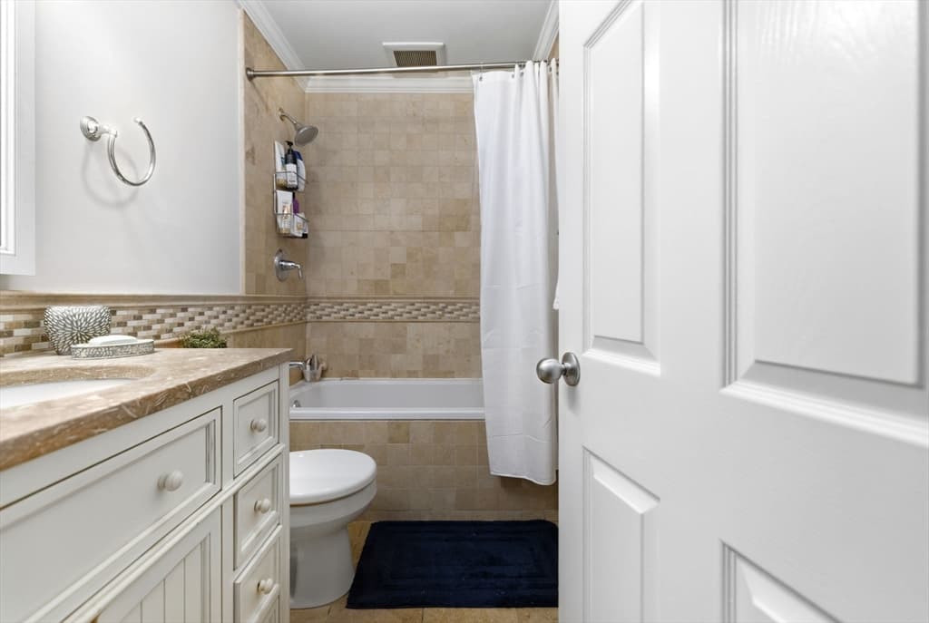 Condominium at 234 Marlborough St # 1, Boston MA 02116, photo 14 of 19
