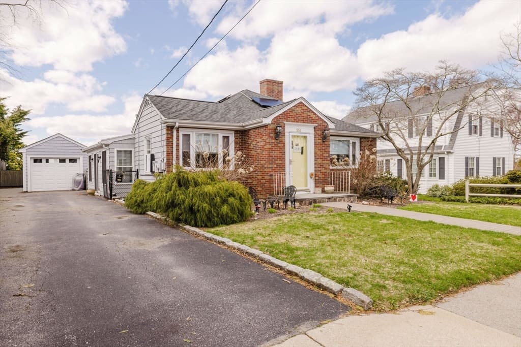 554 Madison Street, Fall River MA 02720