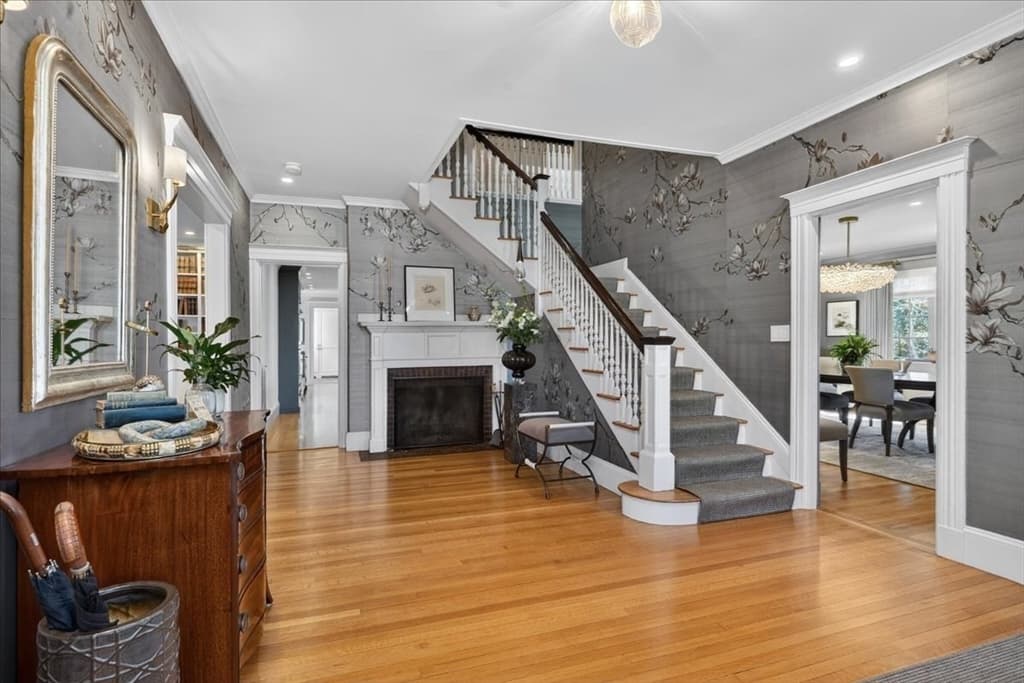 54 Lincoln Street, Hingham MA 02043 photo 3