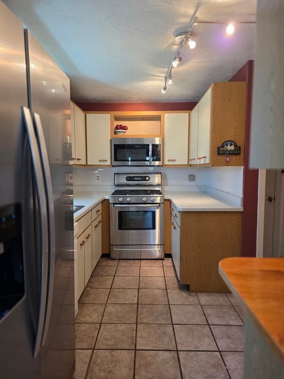 Condominium at 52 Liberty St # C5, Plymouth MA 02360, photo 4 of 29