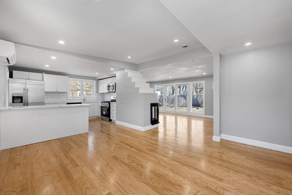 109 Hastings St, Framingham MA 01701
