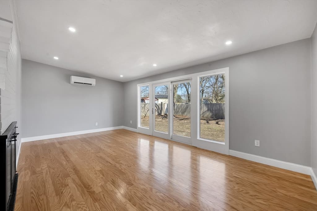 Single Family Residence at 109 Hastings St, Framingham MA 01701, photo 20 of 32