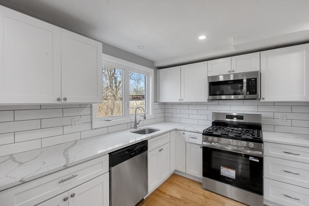 Single Family Residence at 109 Hastings St, Framingham MA 01701, photo 19 of 32
