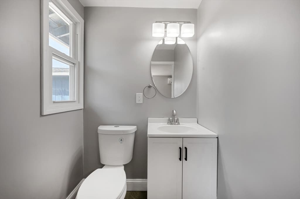 Single Family Residence at 109 Hastings St, Framingham MA 01701, photo 31 of 32