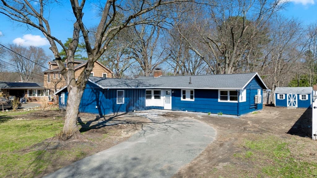 Single Family Residence at 109 Hastings St, Framingham MA 01701, photo 4 of 32