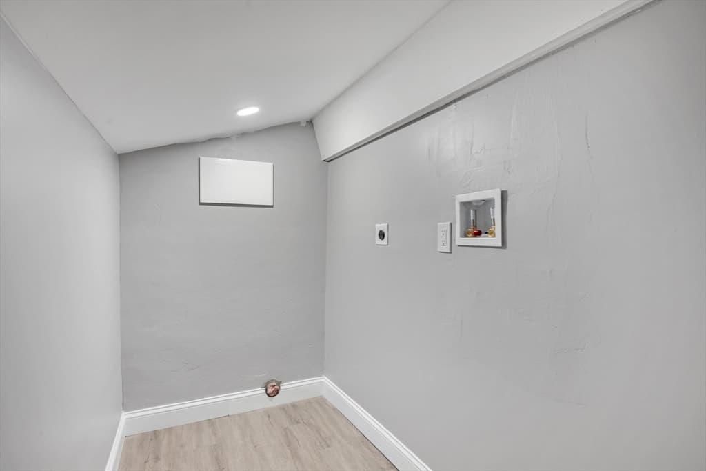Single Family Residence at 109 Hastings St, Framingham MA 01701, photo 25 of 32