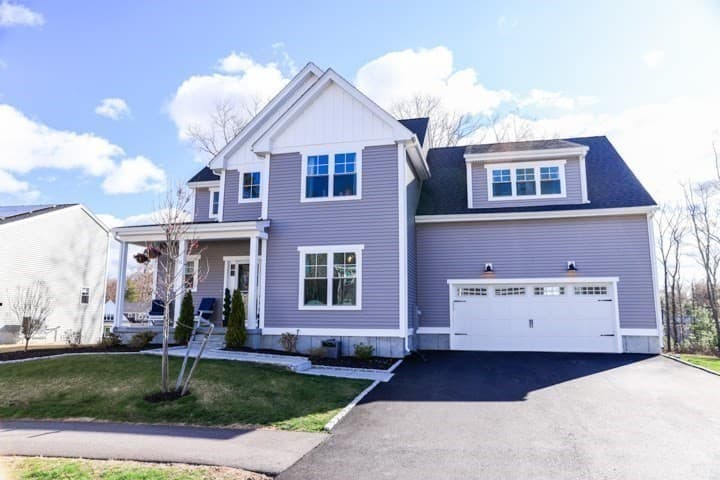 31 Lilac Ave, Bellingham MA 02019